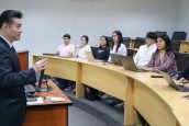 Students from the Faculty of Business Sciences participated in a masterclass on finance in English