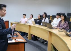 Students from the Faculty of Business Sciences participated in a masterclass on finance in English