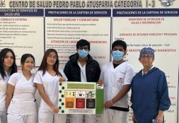 Estudiantes de la Escuela de Medicina USAT presentan propuesta de mejora ambiental en el Centro de Salud Atusparias