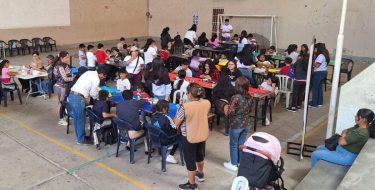 Escuela de Arquitectura USAT realiza talleres de pintura y modelado en plastilina