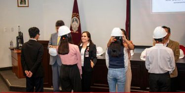 Escuela de Ingeniería Industria USAT realiza ceremonia de imposición de cascos a ingresantes