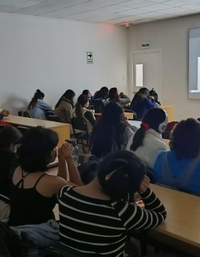 Estudiantes de Educación USAT participan en clase magistral con Fray Elías Neyra