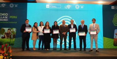 La USAT recibe el Premio Huella de Carbono Perú del Ministerio del Ambiente