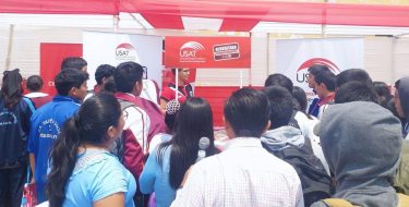 USAT Y BECA 18 presentes en la Feria de Orientación Vocacional en Ferreñafe